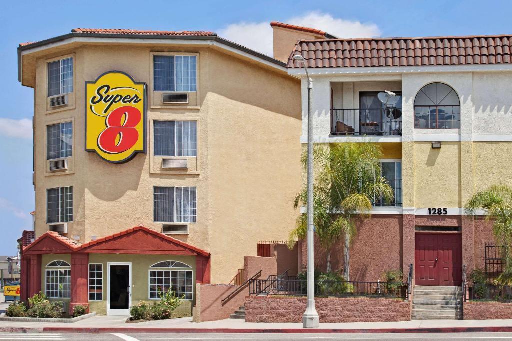 Super 8 By Wyndham Kinder/Coushatta Near Casino מראה חיצוני תמונה